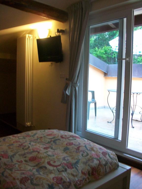 B&B L'Albero Maestro Orsenigo Δωμάτιο φωτογραφία